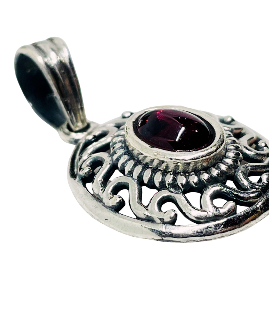 GARNET PENDANT - Image 2